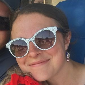 Meet your Posher, Rebecca